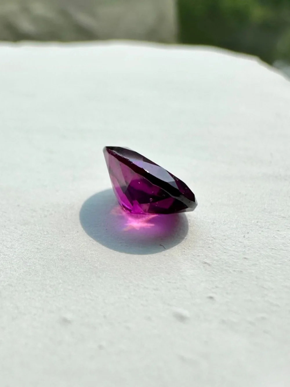 💖 2.06 CT Natural RHODOLITE GARNET Vivid Fuchsia Oval Gem